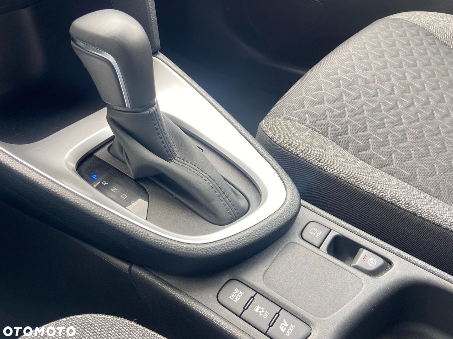 Toyota Yaris Cross Hybrid 1.5 Comfort - 17