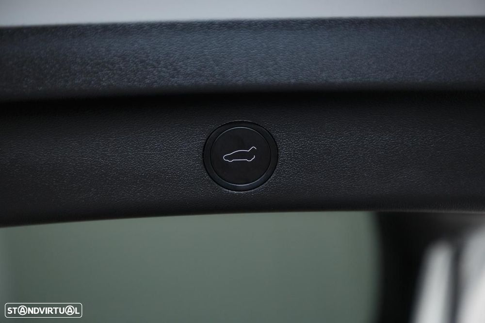 Tesla Model Y Performance Tração Integral - 14