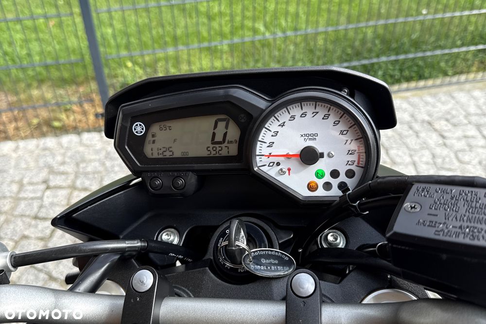 Yamaha FZ8 - 18