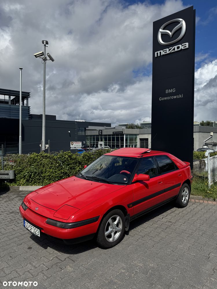 Mazda 323F - 8