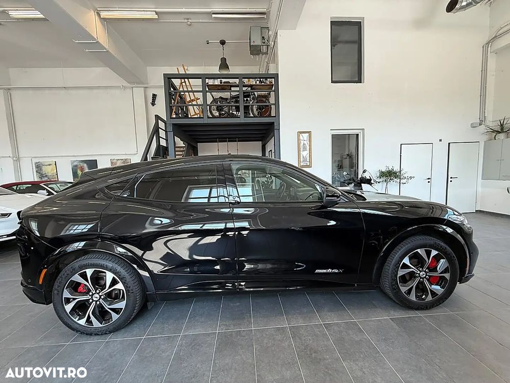 Ford Mustang Mach-E AWD PREMIUM - 9
