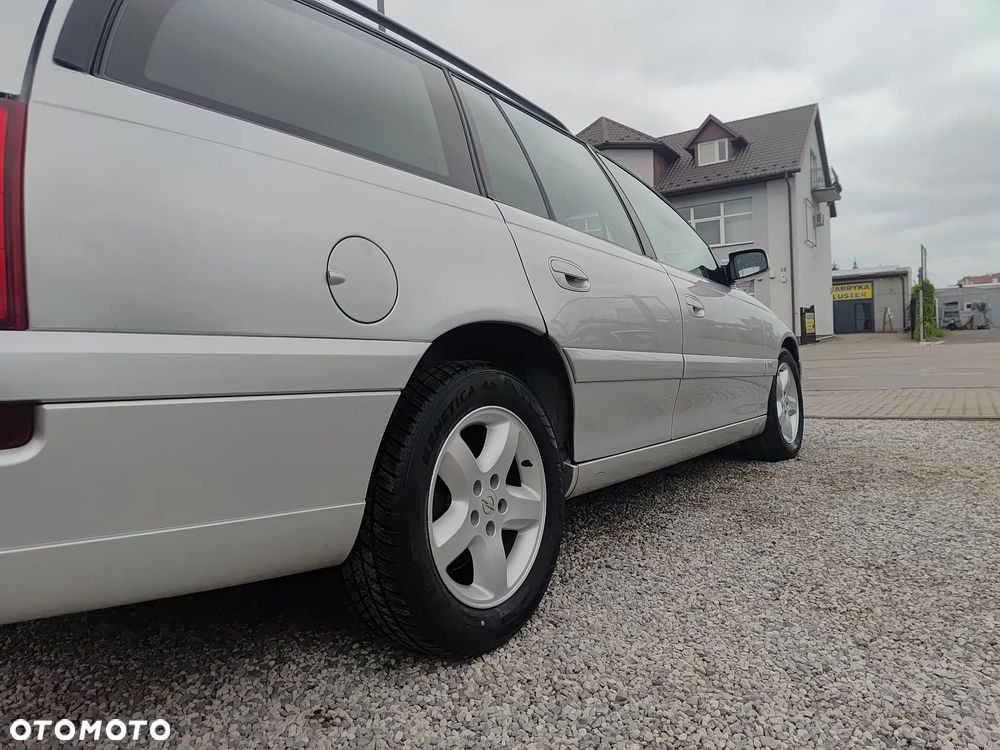 Opel Omega 2.2 Elegance - 10