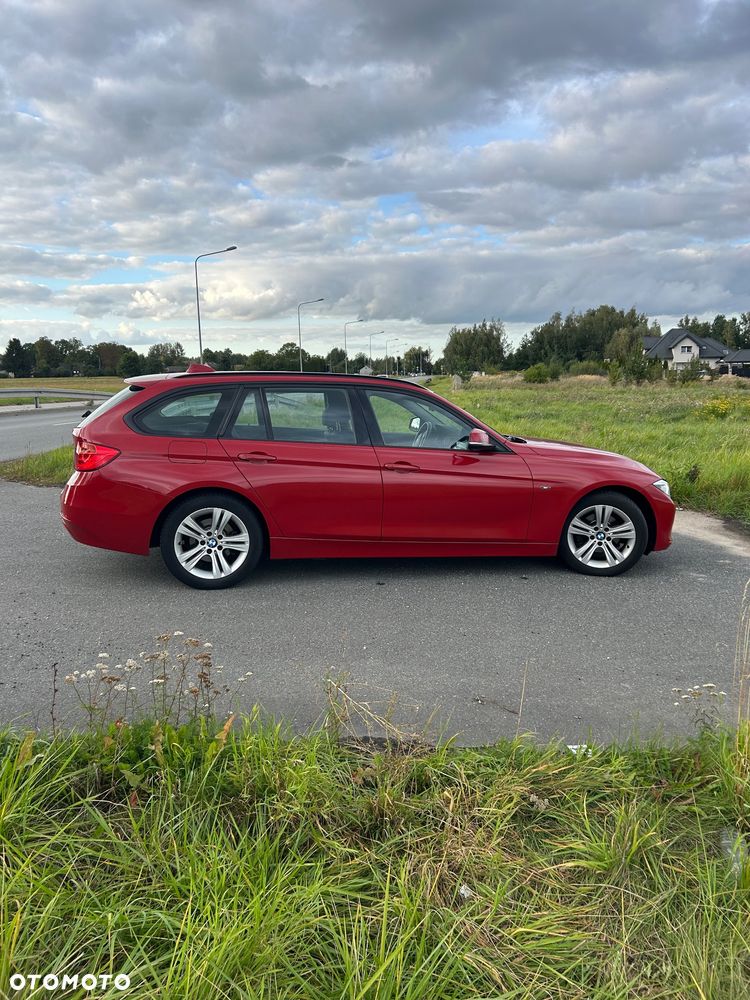 BMW Seria 3 320i Sport-Aut Sport Line - 7