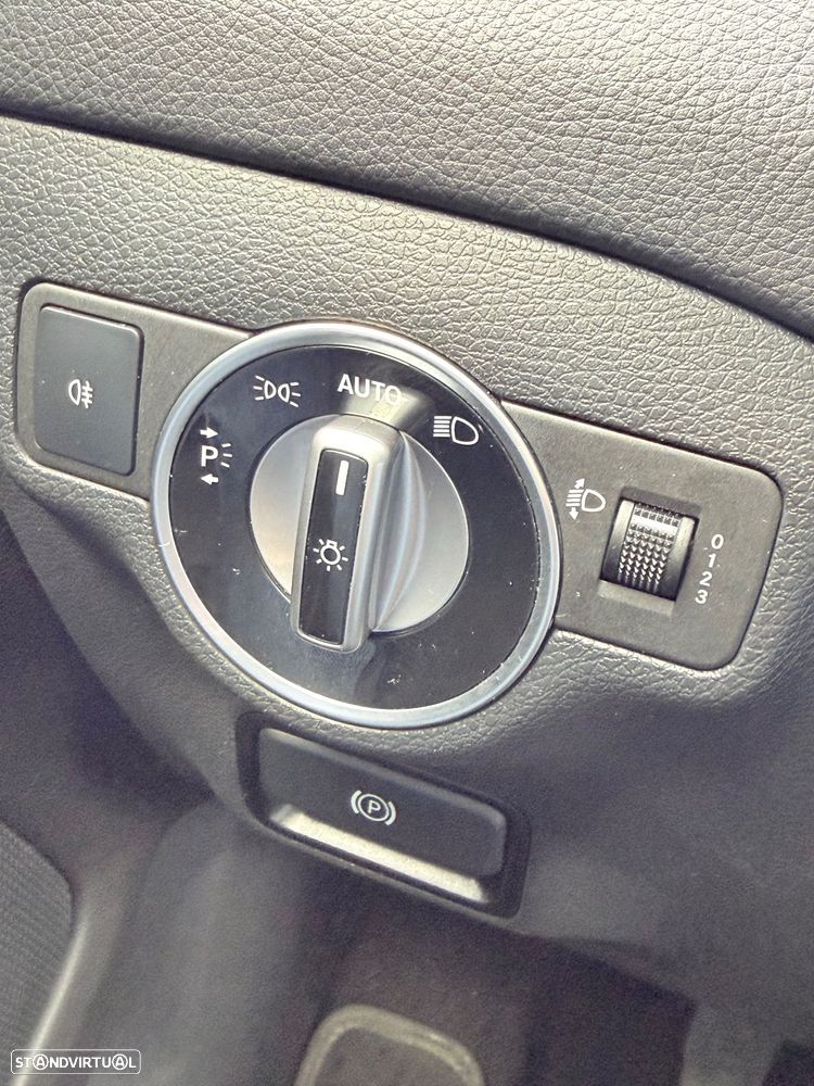 Mercedes-Benz GLA 180 d Style - 23