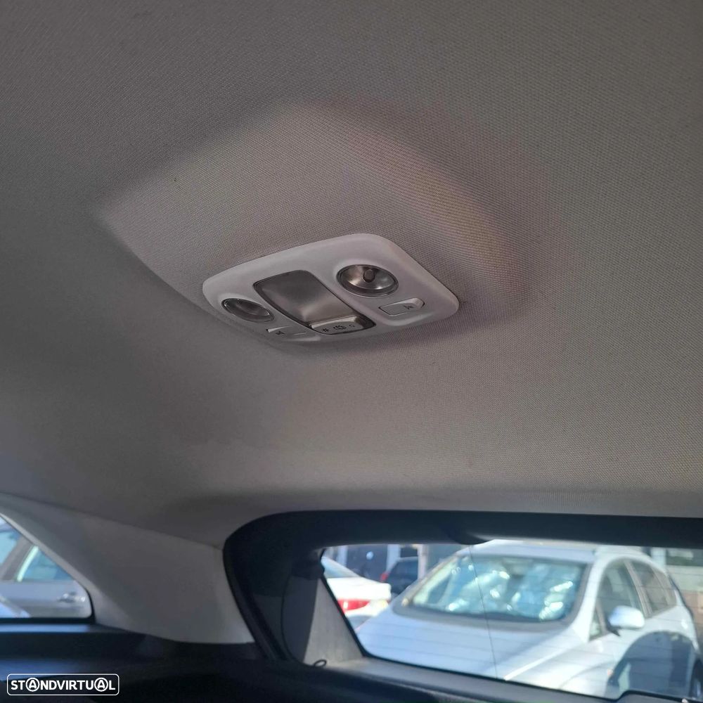 Peugeot 3008 1.5 BlueHDi Allure Pack — fotografia 47