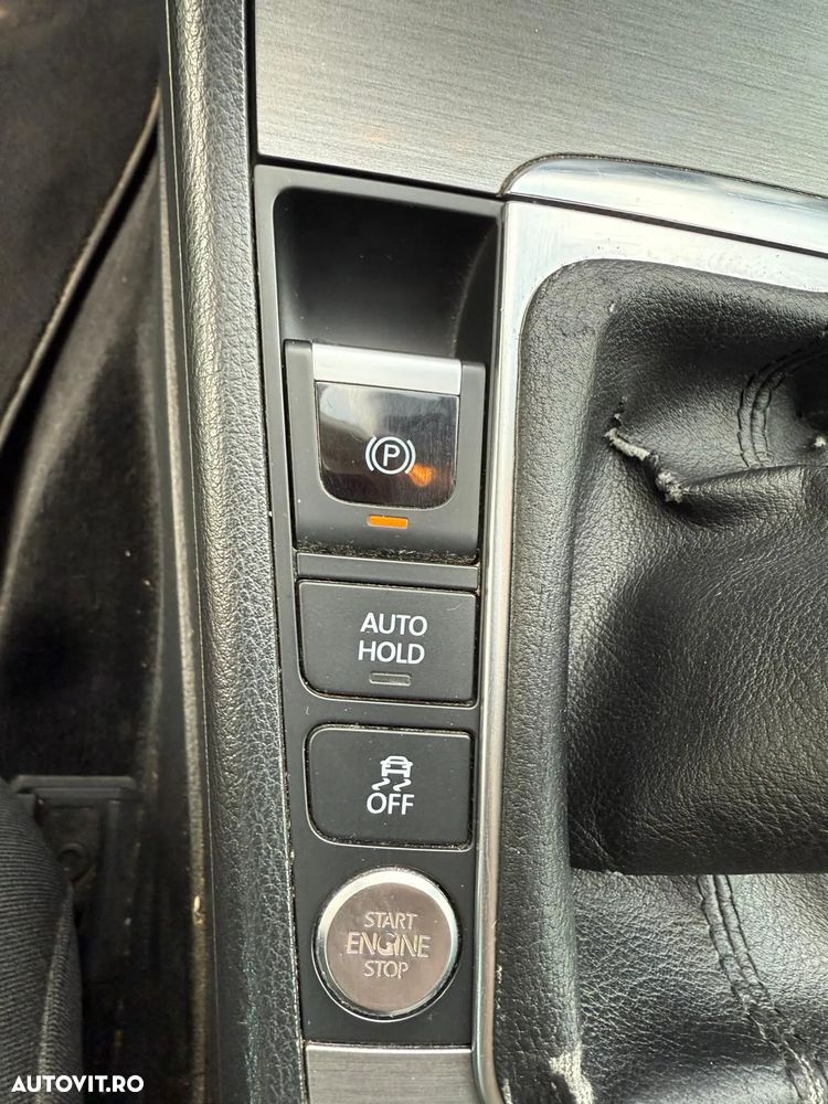 Volkswagen Passat Variant 2.0 TDI BlueMotion Technology R-Line - 12