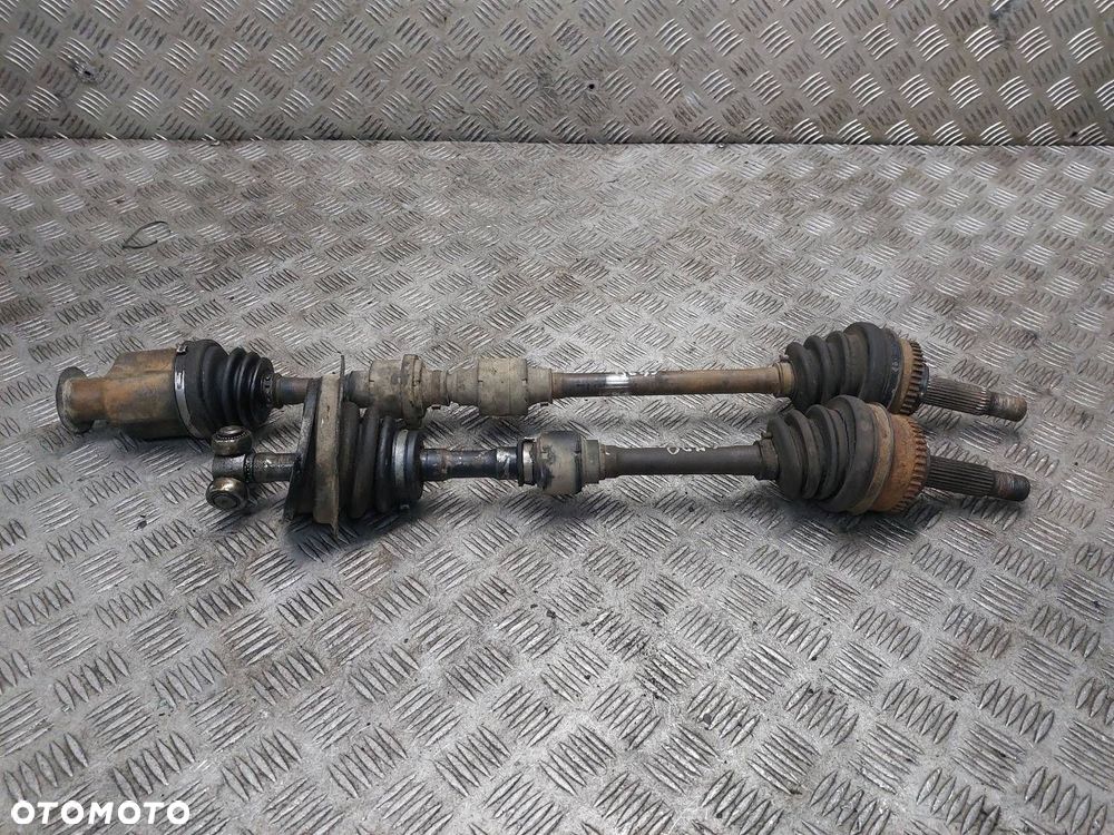 PÓŁOŚ LEWY PRZÓD + PRAWY PRZÓD 5B MITSUBISHI SPACE STAR I LIFT 1.6 16V - 1