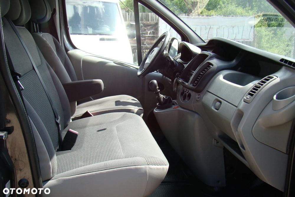 Opel Vivaro - 8