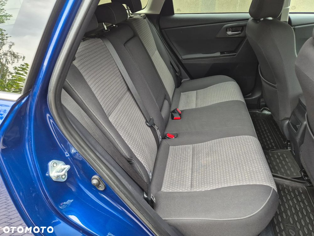 Toyota Auris - 11