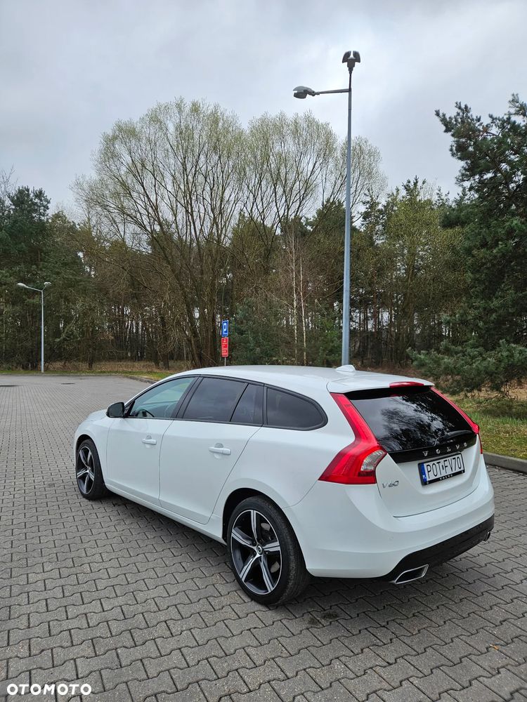 Volvo V60 D4 Drive-E Momentum - 10