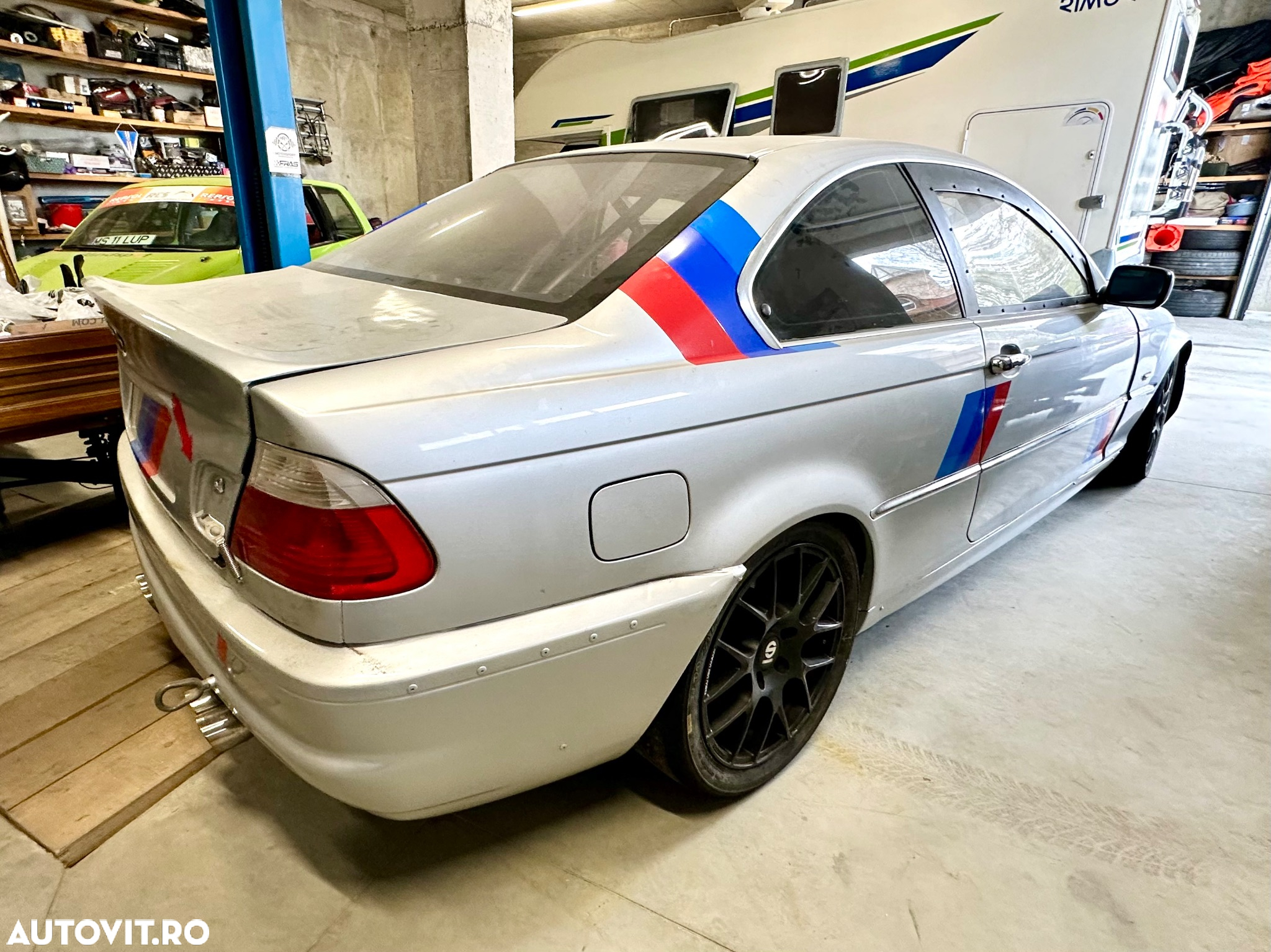 BMW Seria 3 330 i Coupe - 3