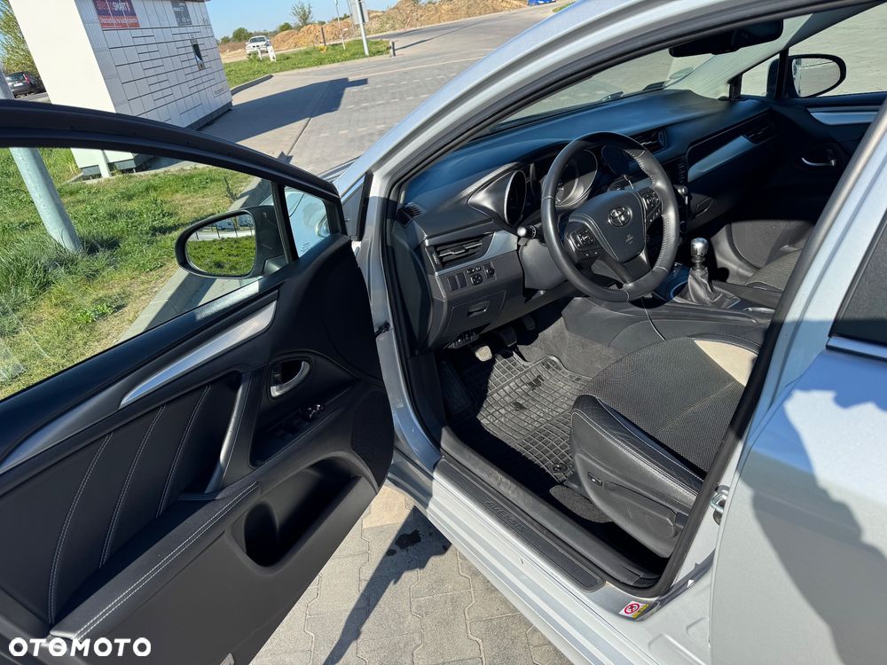 Toyota Avensis 1.8 Prestige - 6