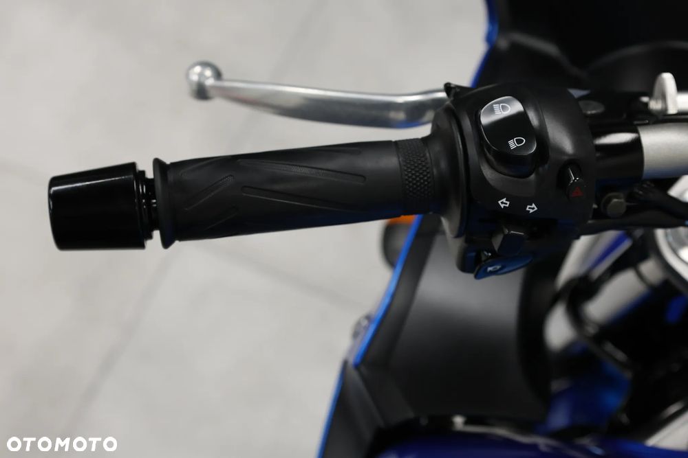 Yamaha FZ - 24