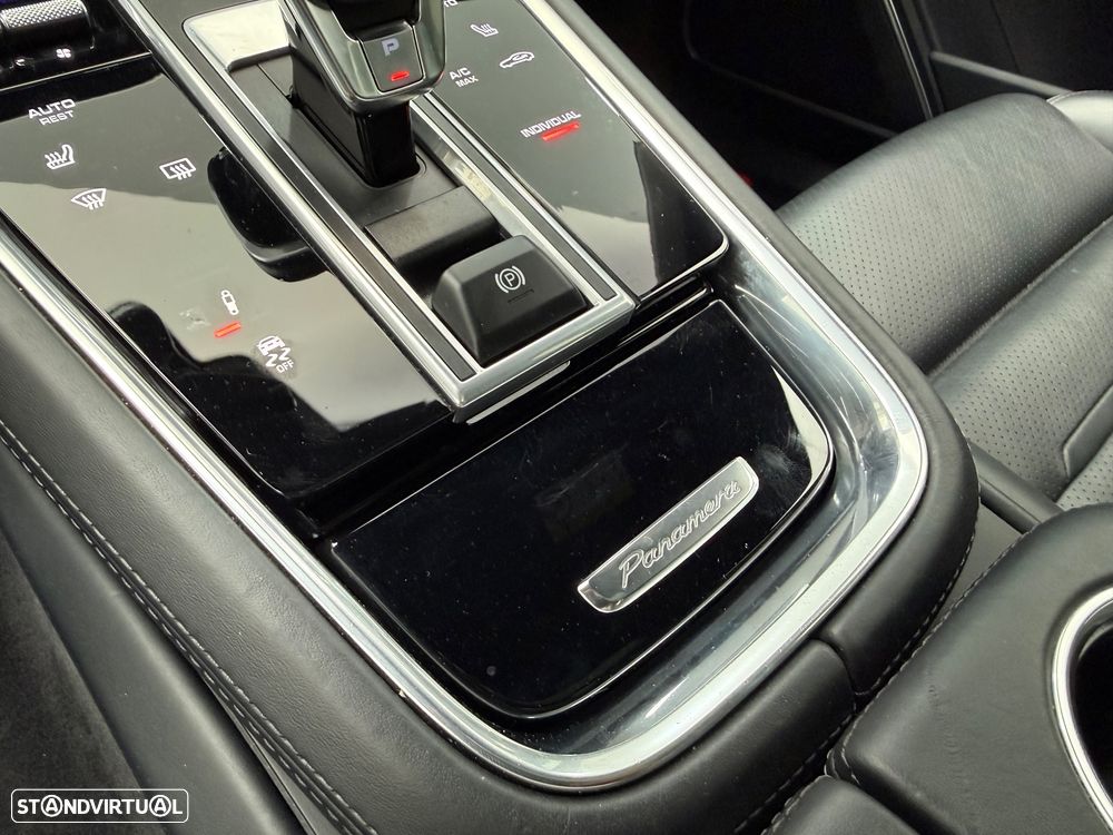 Porsche Panamera 4 E-Hybrid Platinum Edition - 17