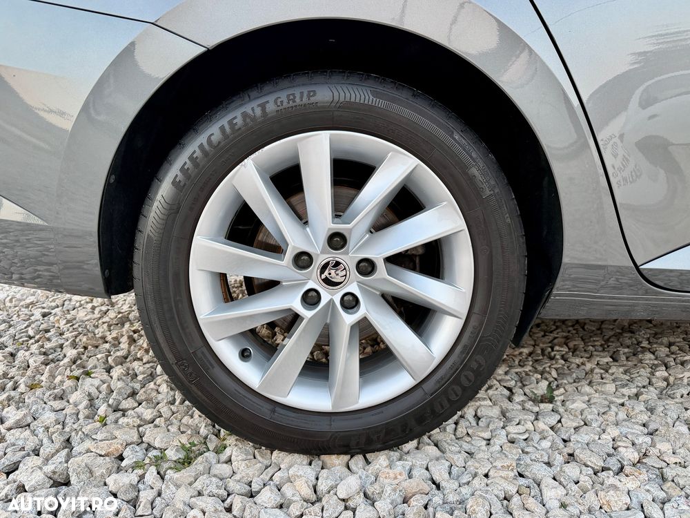Skoda Superb 2.0 TDI DSG Style - 8