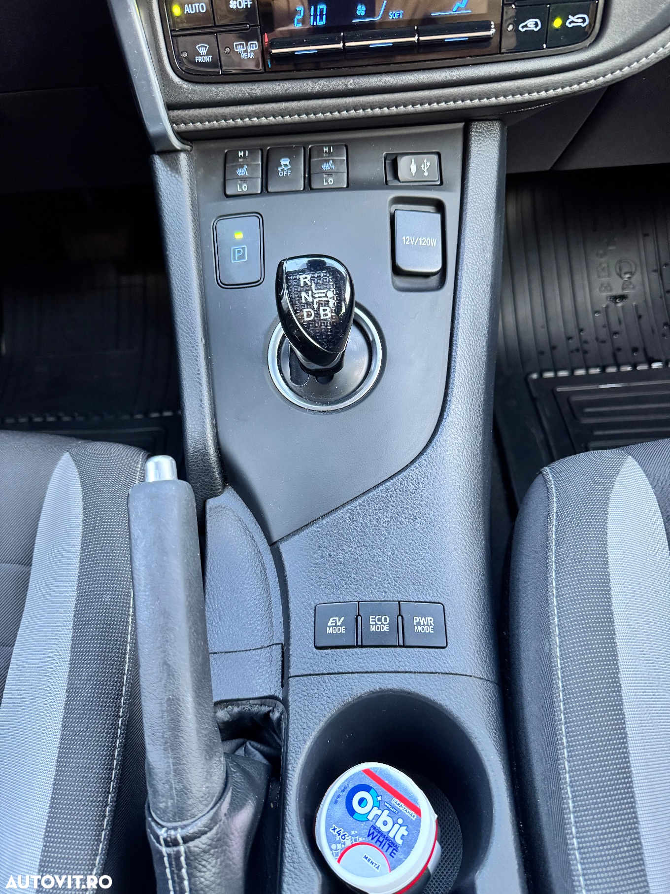 Toyota Auris 1.8 L VVT-i Hybrid Sol - 12