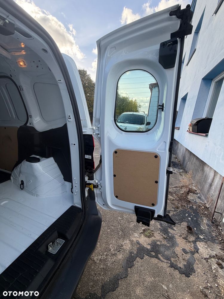 Ford Transit Courier FV23% - 17