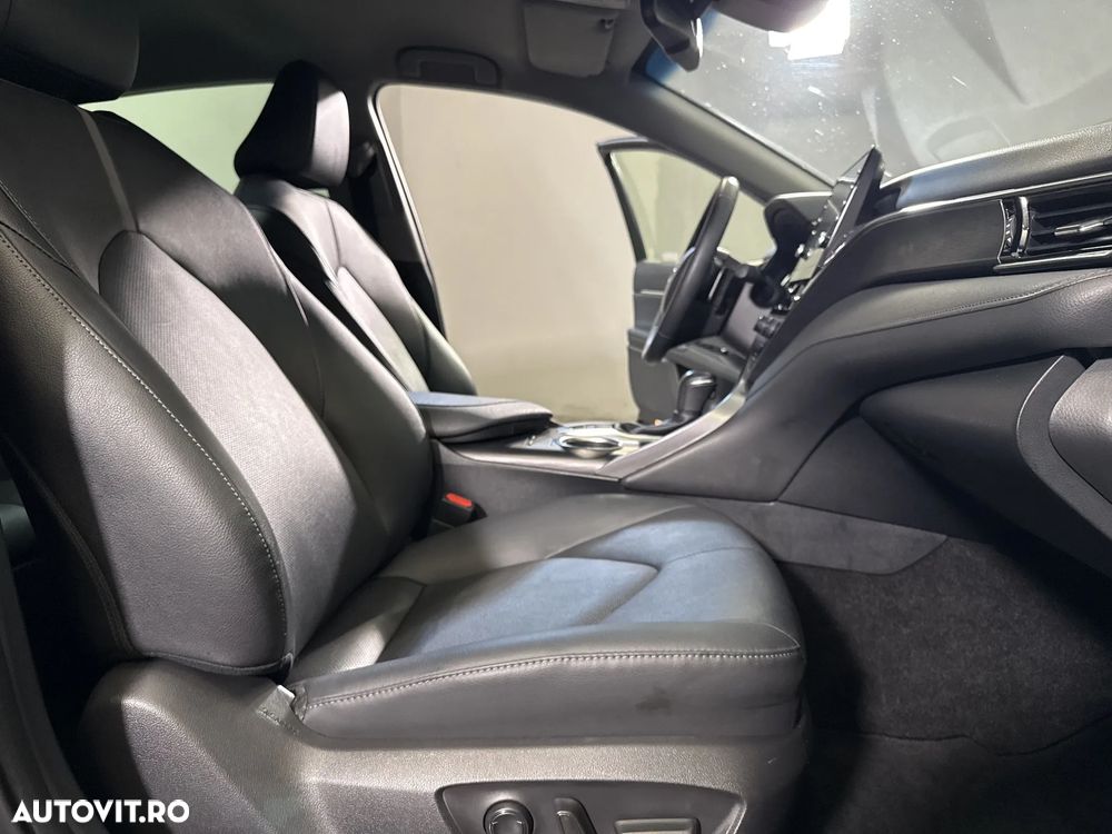 Toyota Camry - 12
