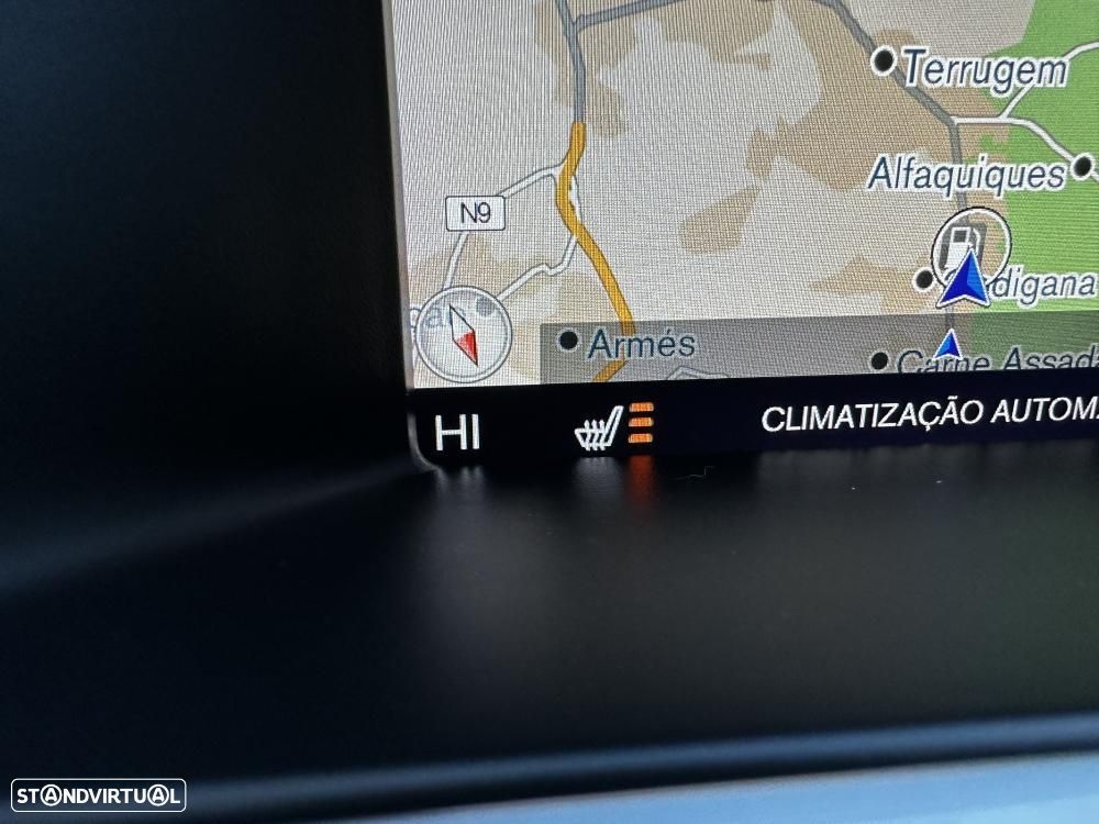 Volvo V60 2.4 D6 R-Design AWD Phev - 33