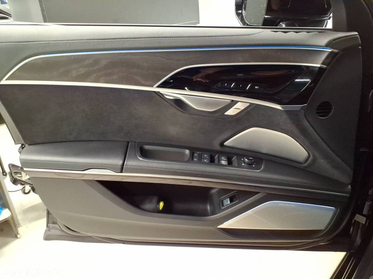 Audi A8 - 6