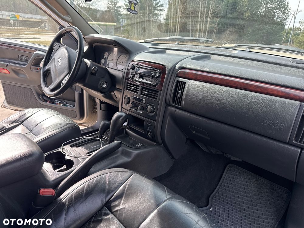 Jeep Grand Cherokee - 17