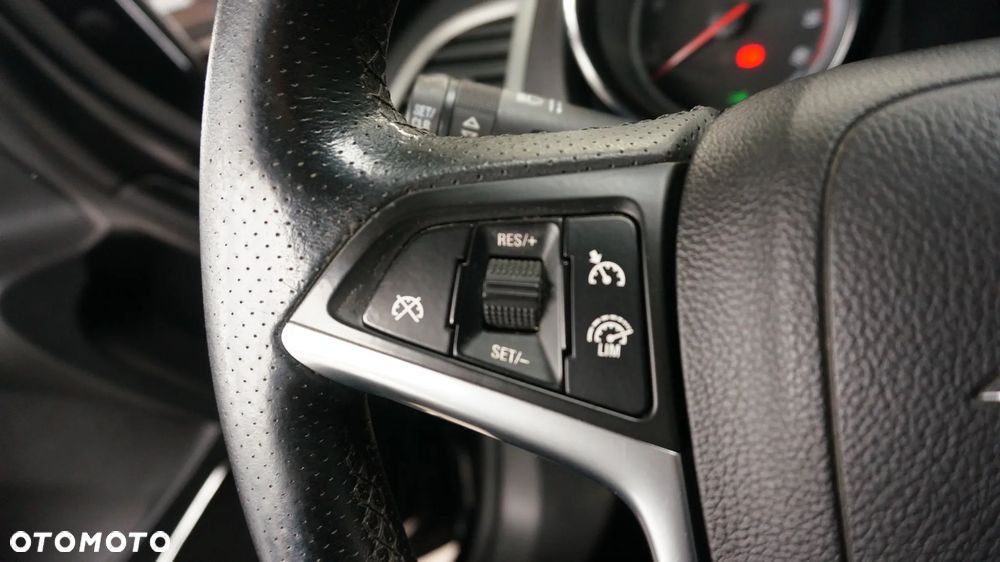 Opel Astra 1.4 T Sport S&S - 13