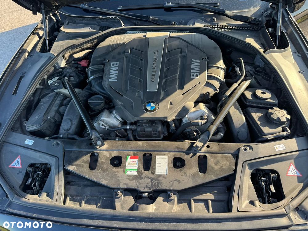 BMW Seria 5 550i xDrive Sport-Aut - 10