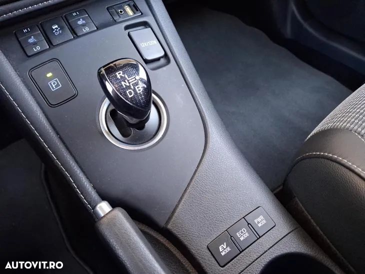 Toyota Auris 1.8 L VVT-i Hybrid Luna - 26