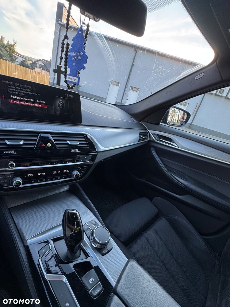 BMW Seria 5 530d xDrive - 16