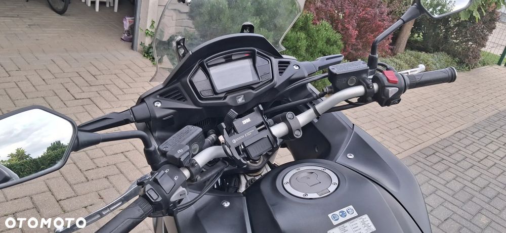 Honda VFR - 18