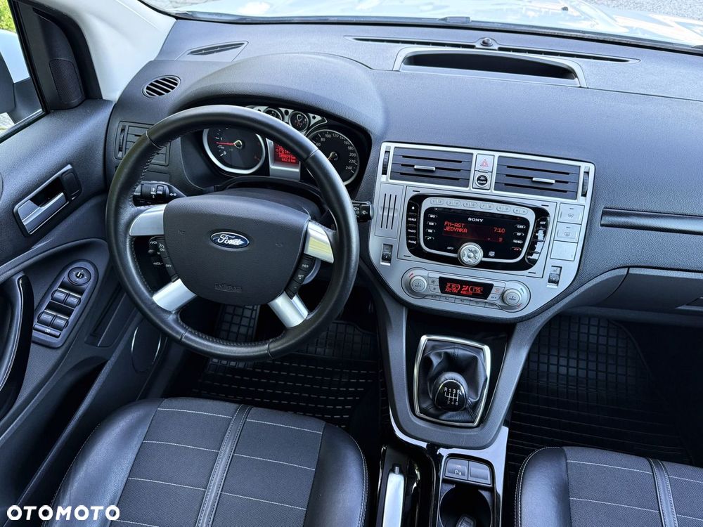 Ford Kuga - 27