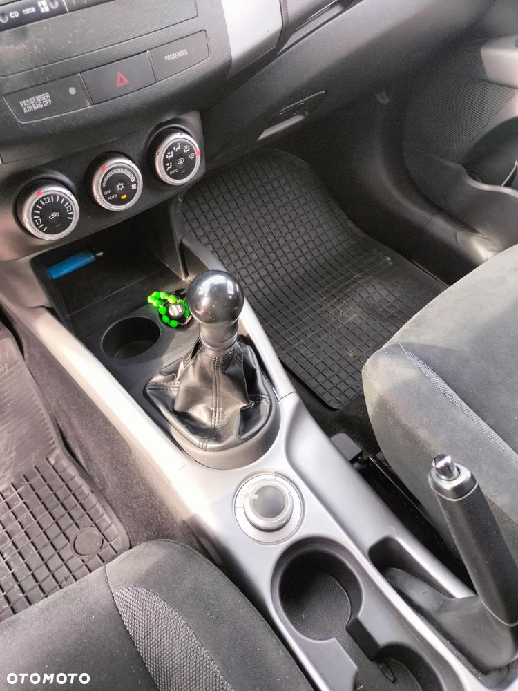 Mitsubishi Outlander 2.0 DI-D 4WD Intense - 14