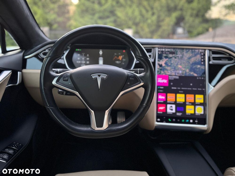 Tesla Model S - 33