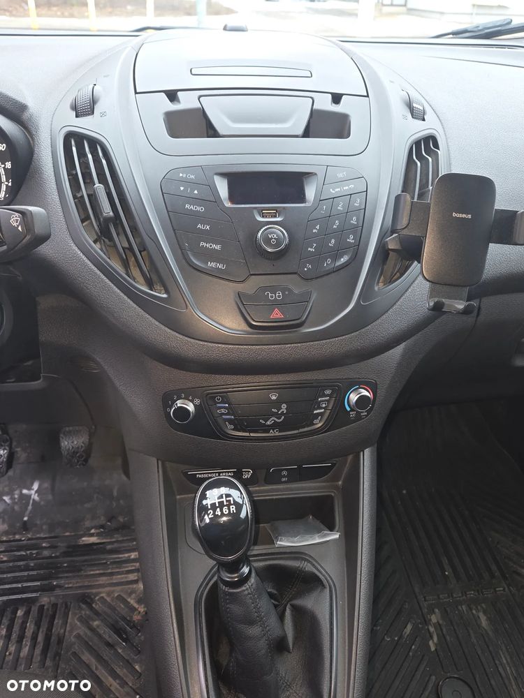 Ford Transit Courier - 6