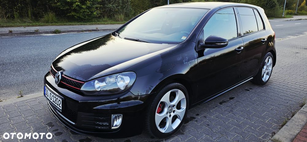 Volkswagen Golf 2.0 GTI adidas - 2