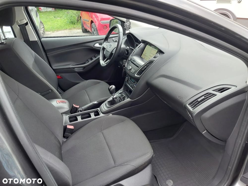 Ford Focus 1.5 TDCi DPF Start-Stopp-System ST-Line - 5
