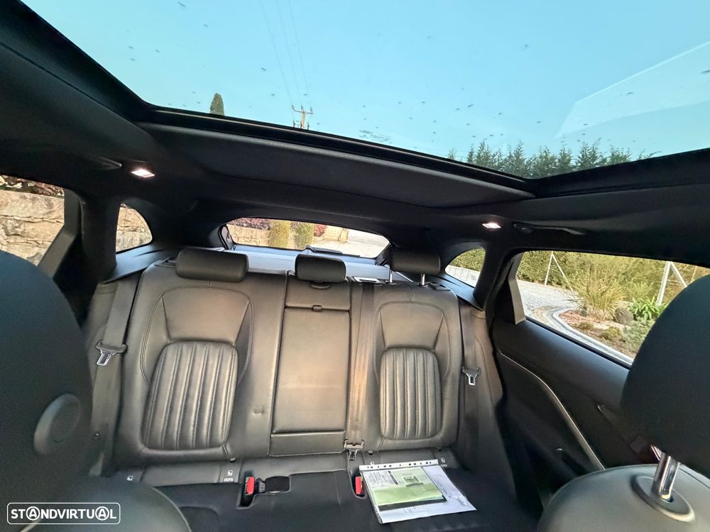 Jaguar F-Pace 20d R-Sport - 10