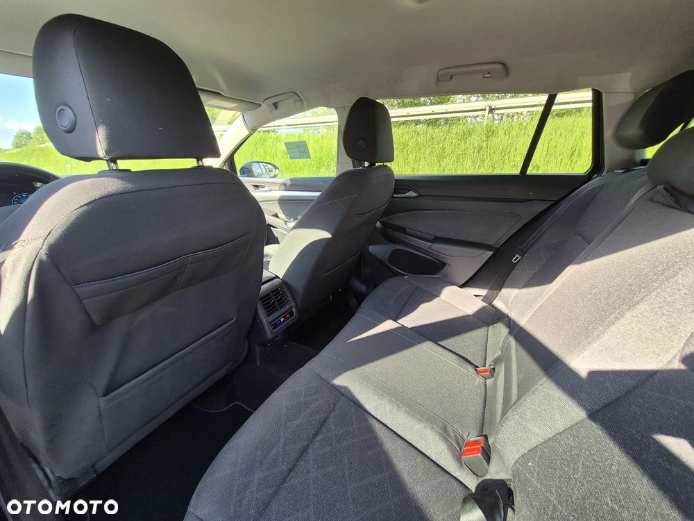 Volkswagen Golf 1.0 eTSI OPF DSG Active - 25