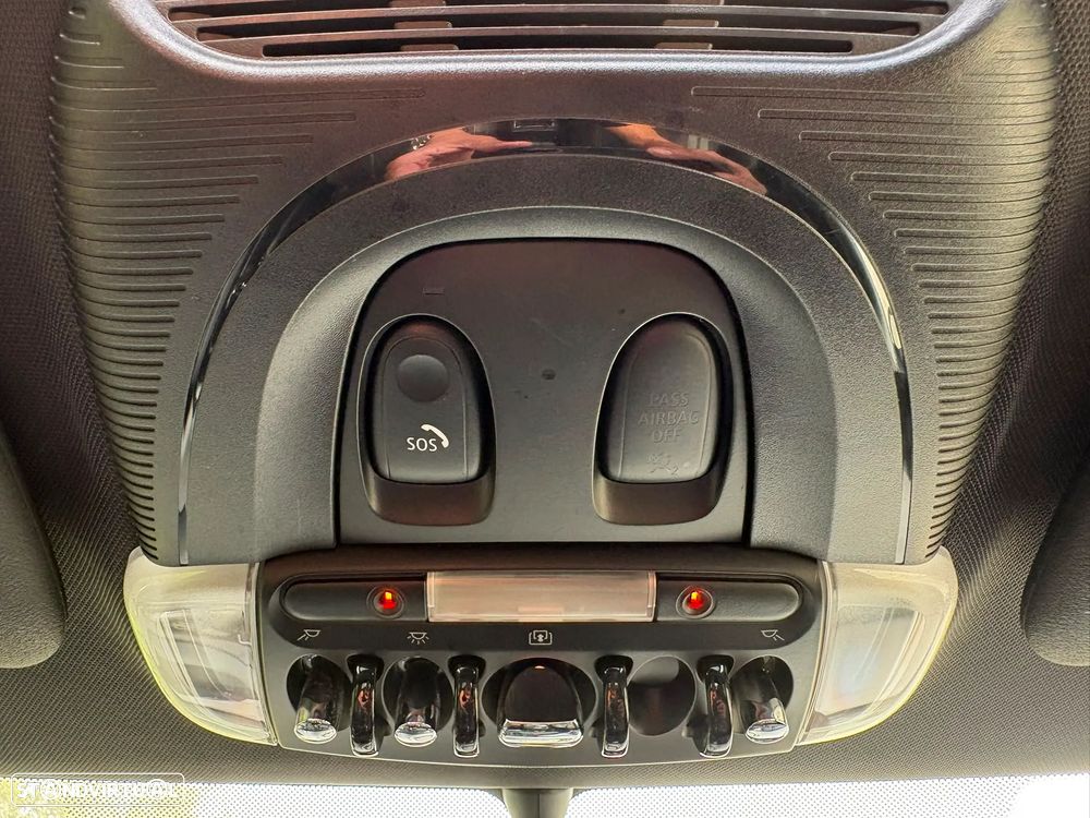 MINI 5 Portas Cooper D Aut. - 31