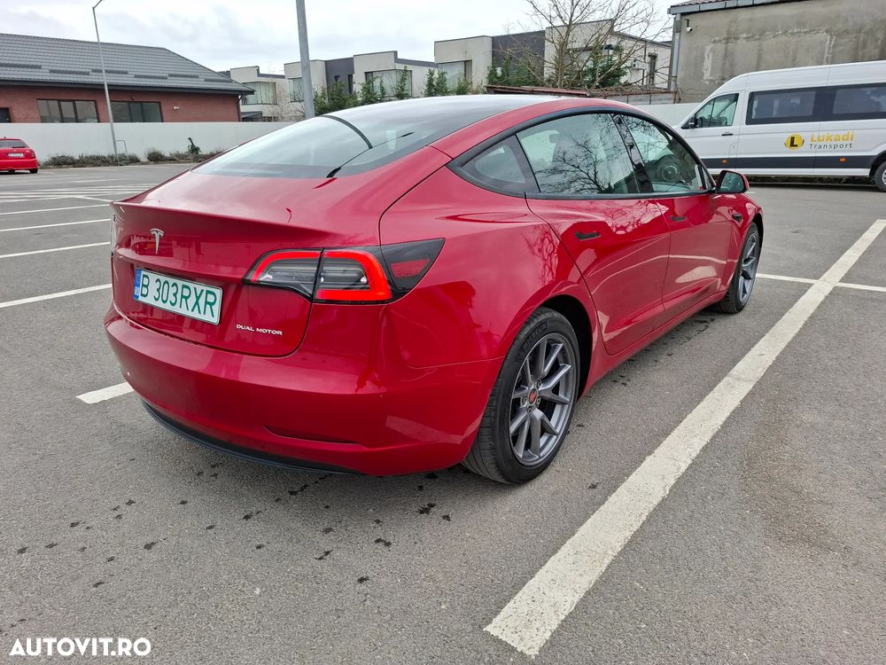 Tesla Model 3 - 3