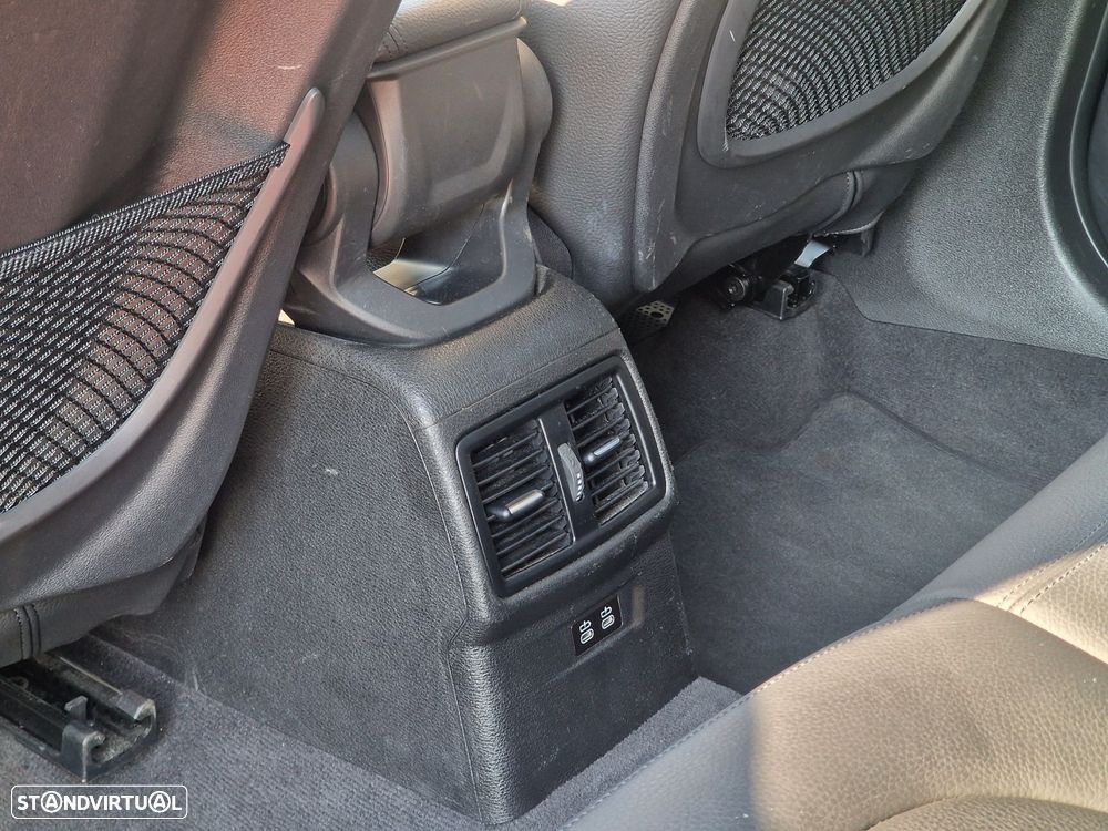 BMW X1 16 d sDrive Advantage - 18