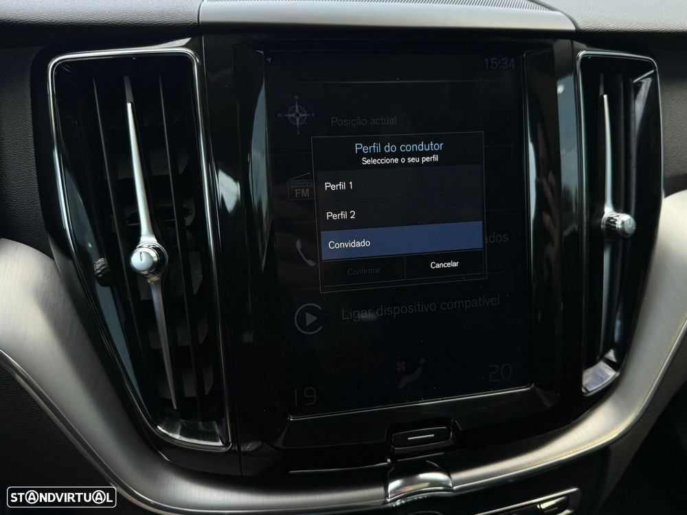Volvo XC 60 2.0 T8 PHEV Momentum Plus AWD - 51