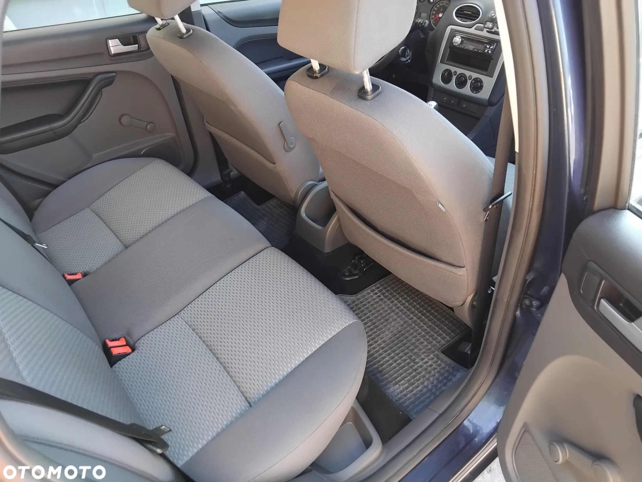 Ford Focus Turnier 2.0 16V Style - 27