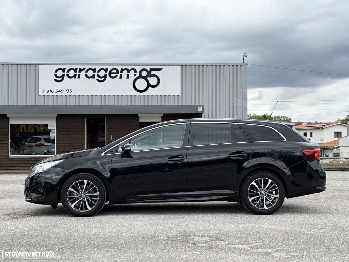 Toyota Avensis Touring Sports 2.0 D-4D Luxury+GPS - 2