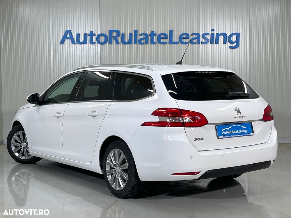 Peugeot 308 1.2 L PureTech Turbo S&S EAT8 Allure Pack - 5