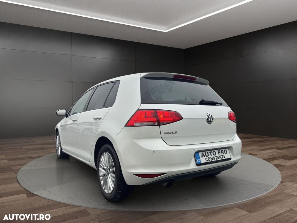 Volkswagen Golf - 4