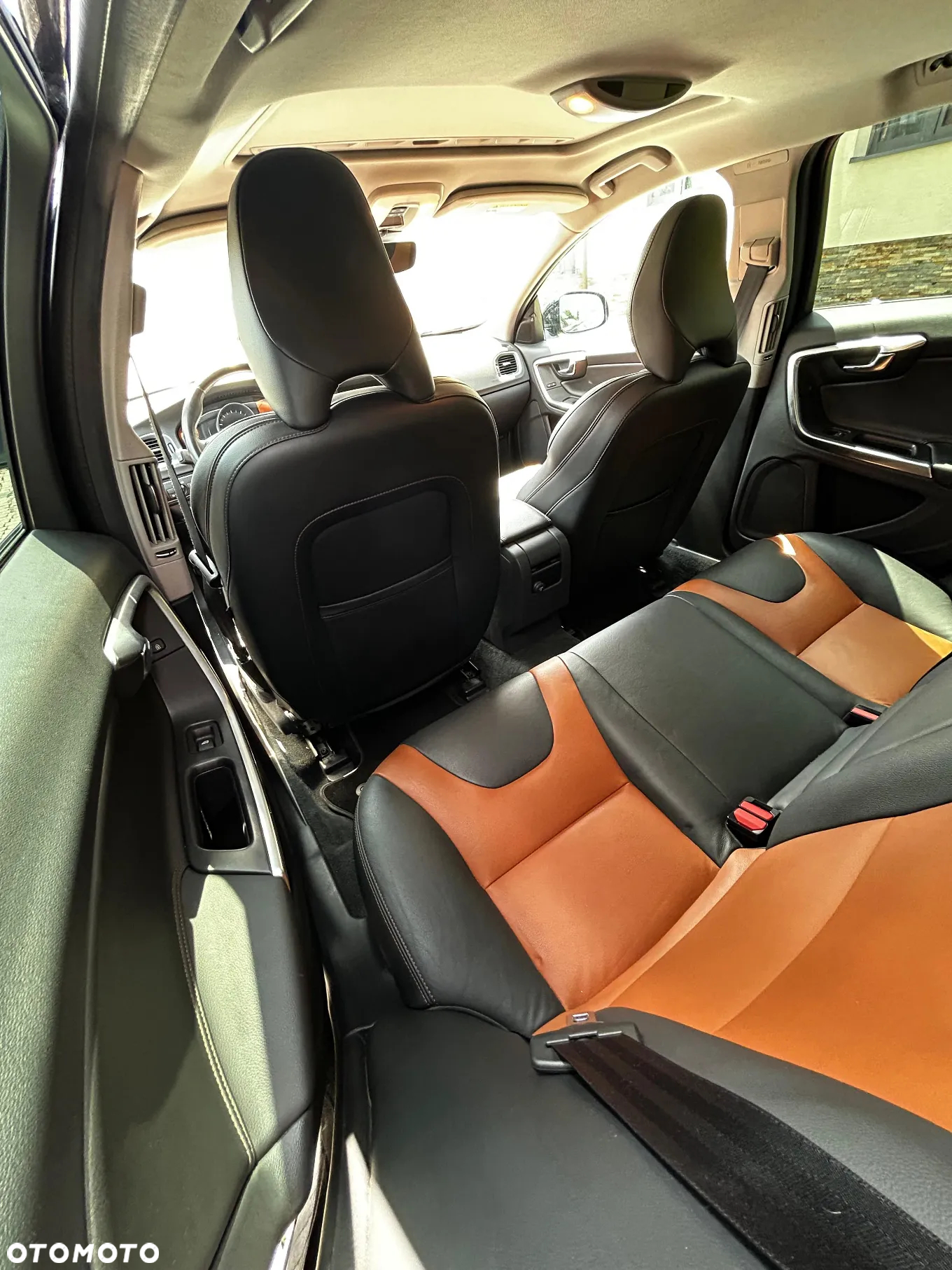 Volvo V60 Cross Country - 18