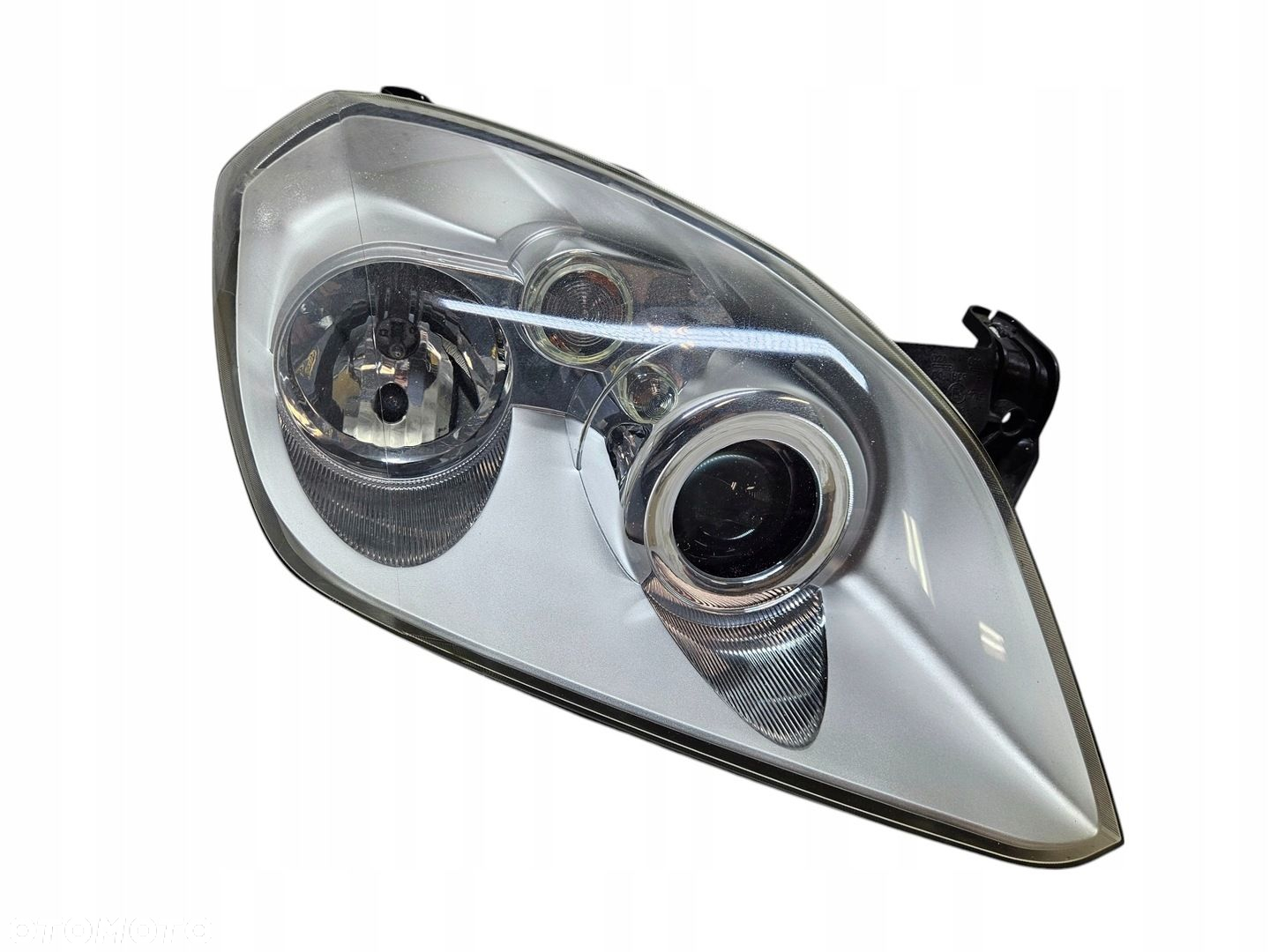 OPEL TIGRA II B LAMPA PRZOD PRAWA SOCZEWKA EU 93162202 - 2