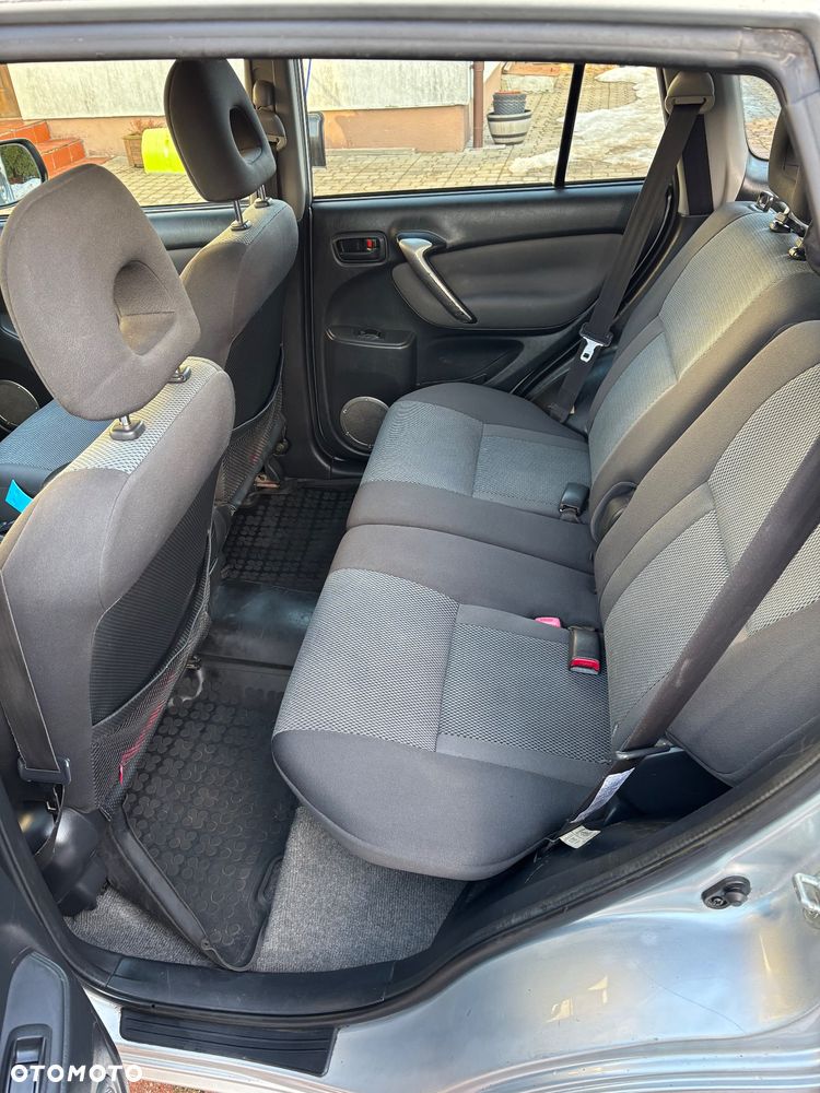 Toyota RAV4 2.0 D-4D 4x4 - 8