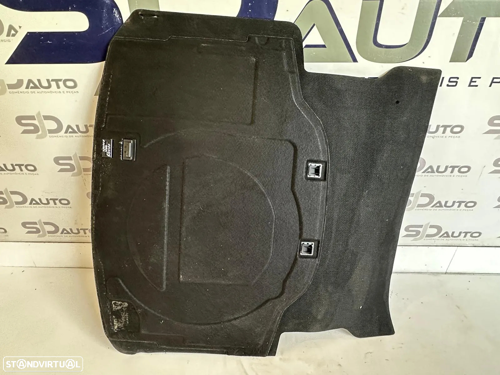Base / Tapete Mala - Mercedes C (W204) - 2